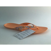 Вьетнамки женские Crocs Floral Flip W7 37-38 23.8 см оранжевые